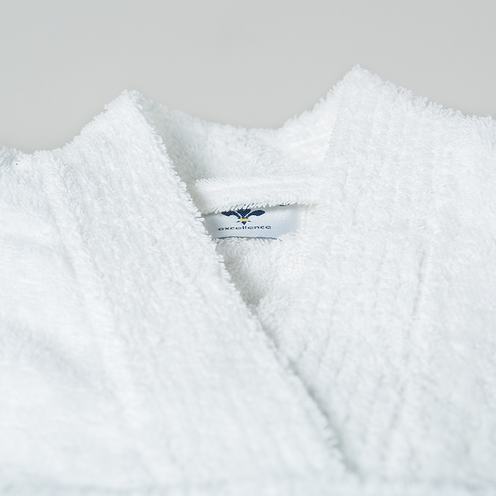 BESTICKTER BADEMANTEL / MORGENMANTEL • THINK OUTSIDE THE BOX