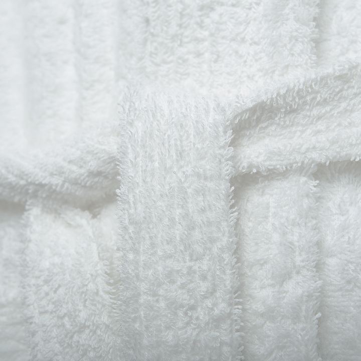 BESTICKTER BADEMANTEL / MORGENMANTEL • THINK OUTSIDE THE BOX