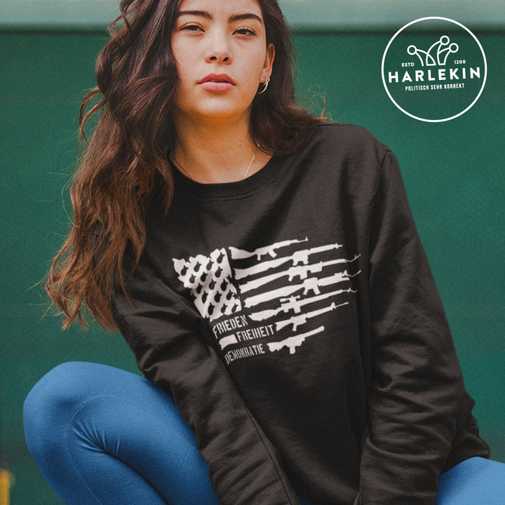 SWEATER MÄDELS • USA: FRIEDEN, FREIHEIT, DEMOKRATIE