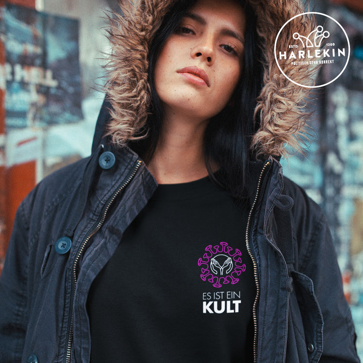 SWEATER MÄDELS • CORONA: ES IST EIN KULT