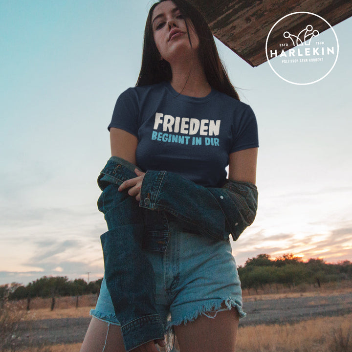 DIE MÖHRE: GRÜNZEUG PREMIUM SHIRT MÄDELS • FRIEDEN BEGINNT IN DIR