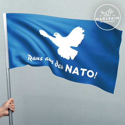 FLAGGE / SCHWENKFAHNE • RAUS AUS DER NATO