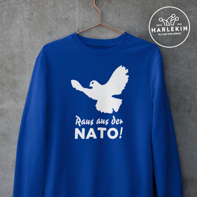 SWEATER MÄDELS • RAUS AUS DER NATO!